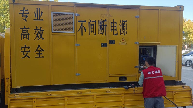 嘉祥柴油发电机组和UPS电源配合使用时，如何避免切换过程中的电力中断？